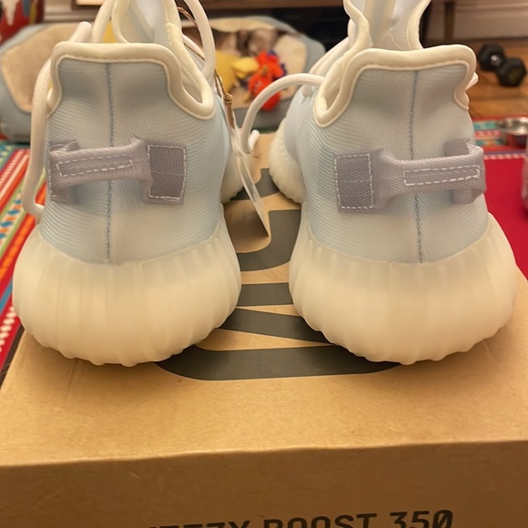 2021 Yeezy Boost 350 V2 'Mono Ice' brand new with tags and box - Picture 6 of 9